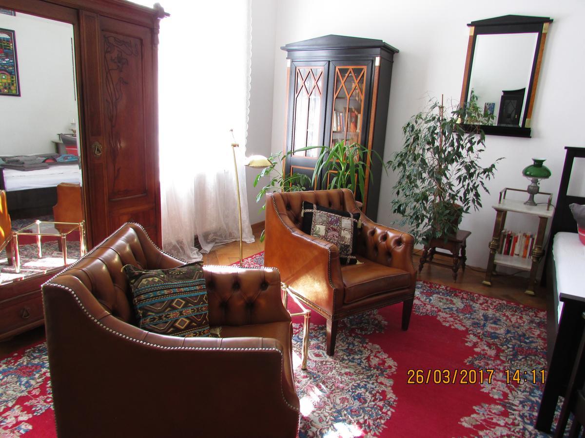 Art Nouveau Apartment Wien