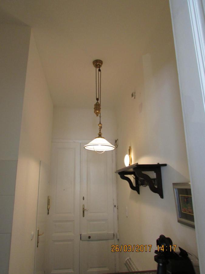 Art Nouveau Apartment *
