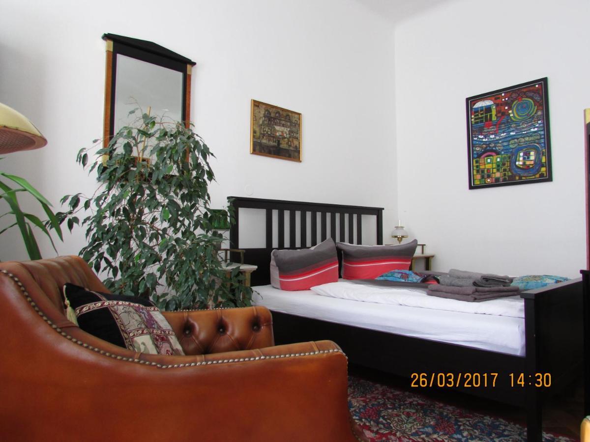 Art Nouveau Apartment *